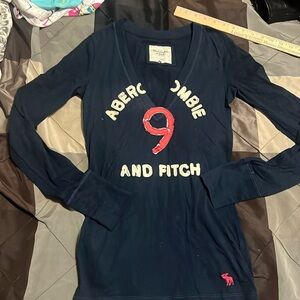 Abercrombie & Fitch Women's Navy Long-Sleeve V-Neck Top with Red Accent XS